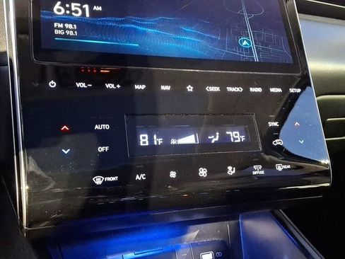 Used 2024 Hyundai Tucson Limited image 19