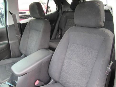 Certified 2024 Chevrolet Equinox LT FWD image 17