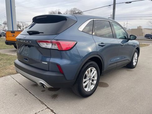 Used 2020 Ford Escape SE image 13