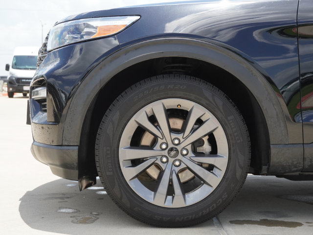 Used 2021 Ford Explorer XLT w/ Equipment Group 202A RWD image 8