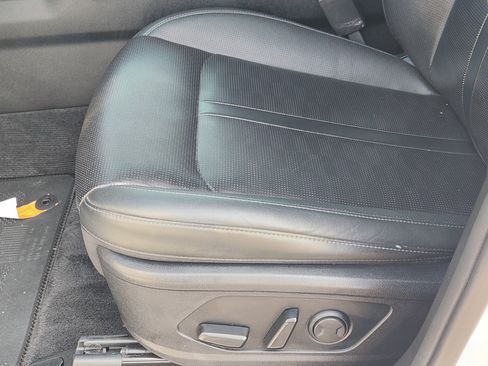 Used 2025 Kia Sorento S w/ Panoramic Sunroof Package FWD image 24