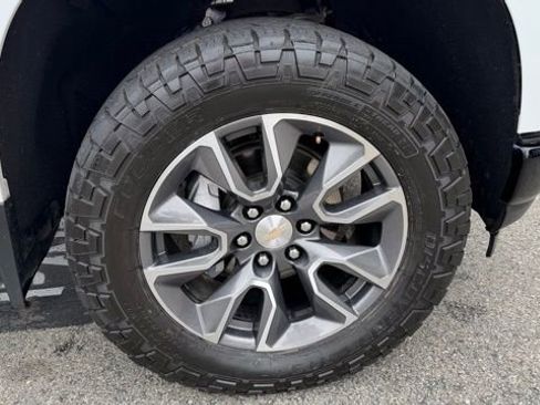 Used 2020 Chevrolet Silverado 1500 LT w/ All-Star Edition image 12