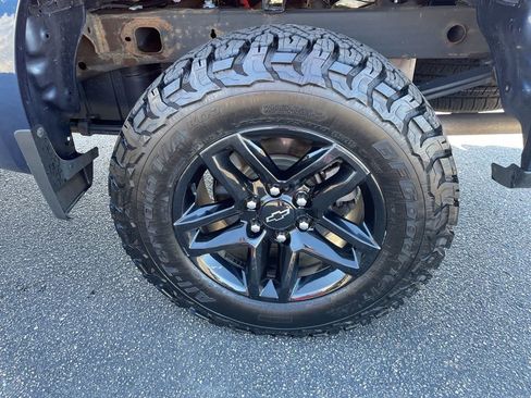 Used 2021 Chevrolet Silverado 1500 LT Trail Boss AWD/4WD image 4