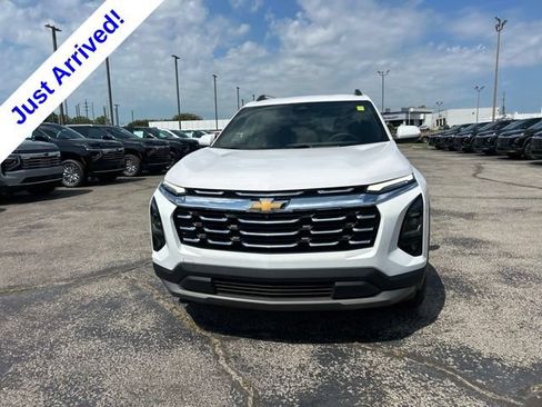 Used 2025 Chevrolet Equinox LT w/ Convenience Package II FWD image 8