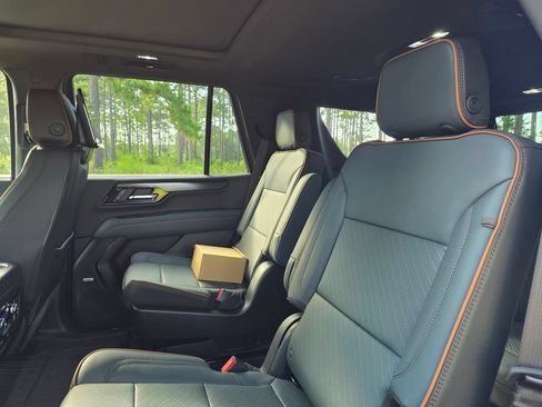 New 2026 GMC Yukon AT4 w/ AT4 Premium Plus Package AWD/4WD image 18