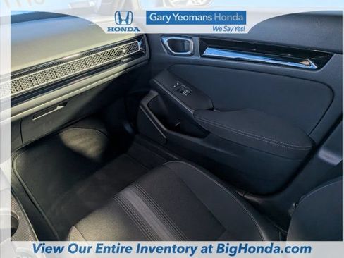 Used 2025 Honda Civic Sport image 18