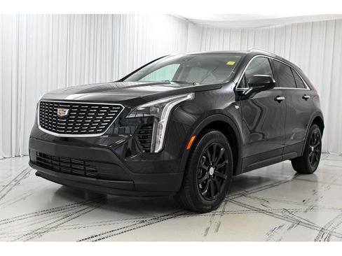 Certified 2023 Cadillac XT4 Luxury w/ Cold Weather Package image 4