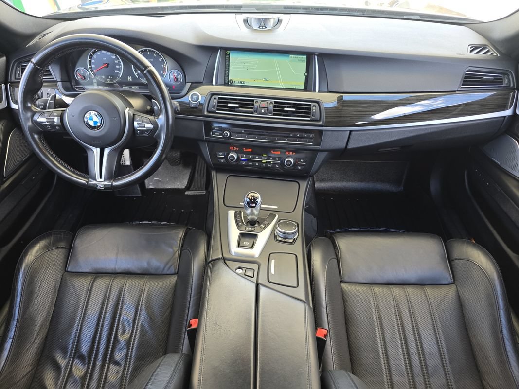 Used 2015 BMW M5 RWD image 9