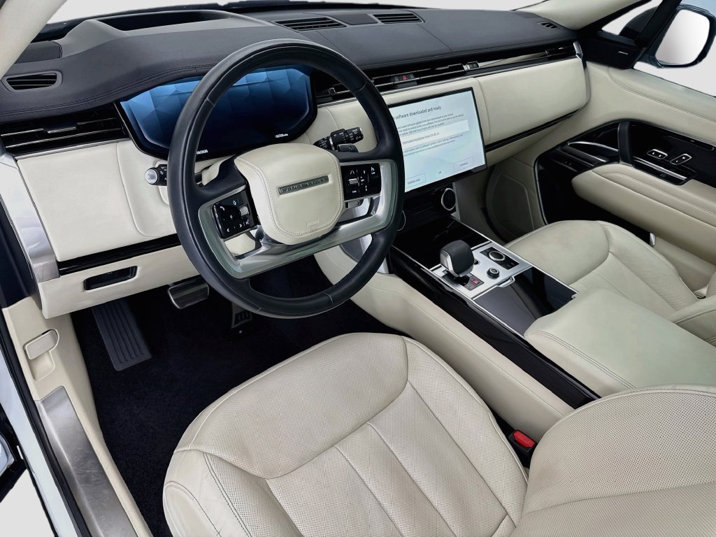 Used 2023 Land Rover Range Rover SE AWD/4WD image 9
