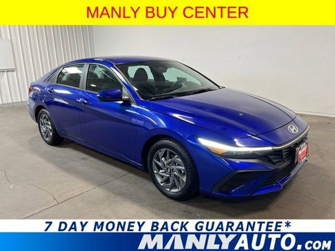 Used 2024 Hyundai Elantra SEL FWD image 1