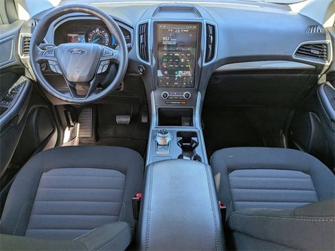 Used 2024 Ford Edge SE w/ Black Appearance Package image 17