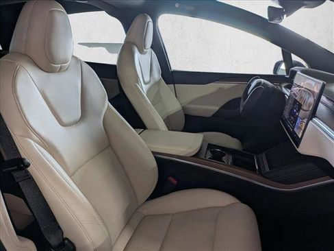 Used 2022 Tesla Model X image 22