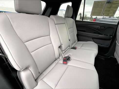 Used 2025 Honda Passport EX-L image 27