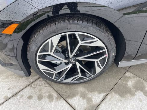 New 2025 Hyundai Ioniq 6 SEL image 9