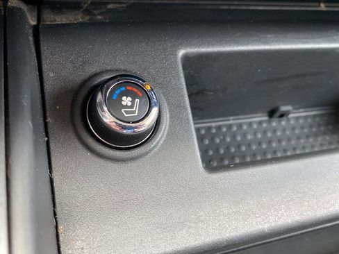 Used 2017 Nissan Titan Platinum Reserve AWD/4WD image 38