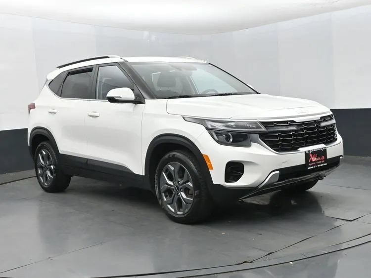 Used 2024 Kia Seltos S AWD/4WD image 2