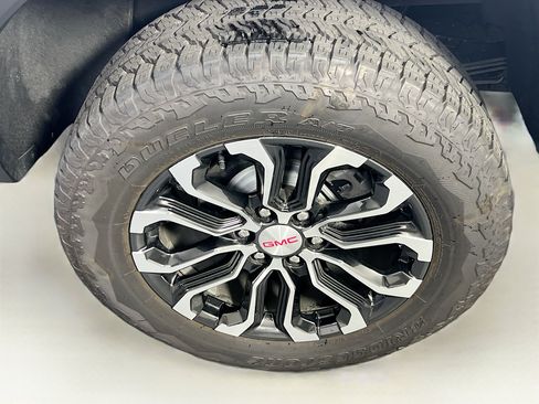 Used 2025 GMC Canyon Denali AWD/4WD image 31