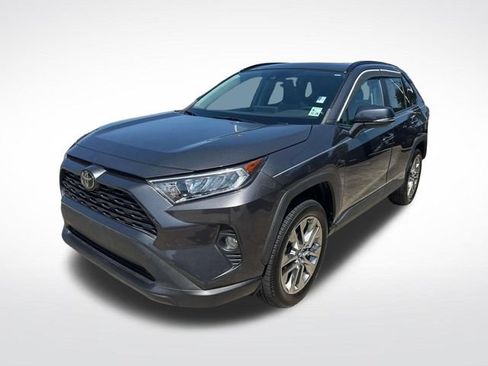 Used 2019 Toyota RAV4 XLE Premium FWD image 3