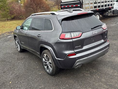 Used 2019 Jeep Cherokee Overland image 3