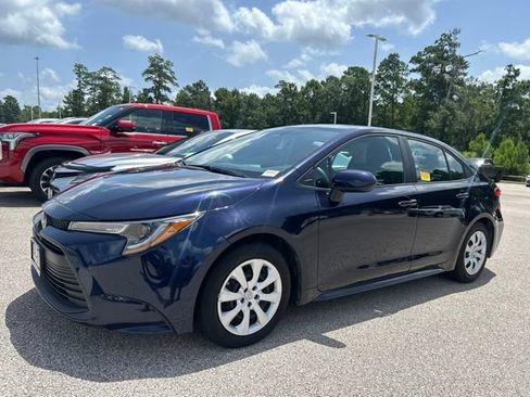 Used 2024 Toyota Corolla LE FWD image 3