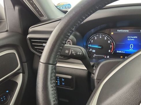 Used 2023 Ford Explorer XLT AWD/4WD image 19