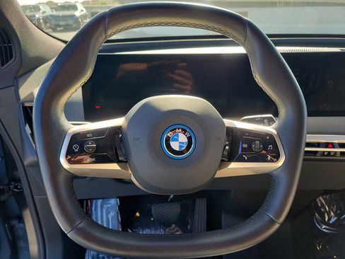 Used 2024 BMW iX xDrive50 w/ Sport Package AWD/4WD image 25