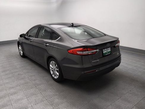 Used 2019 Ford Fusion SE FWD image 5