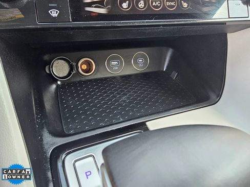 Used 2025 Genesis G70 2.5T AWD/4WD image 25