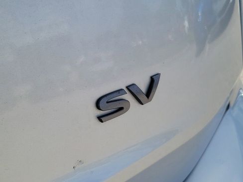 Used 2024 Nissan Rogue SV FWD image 9