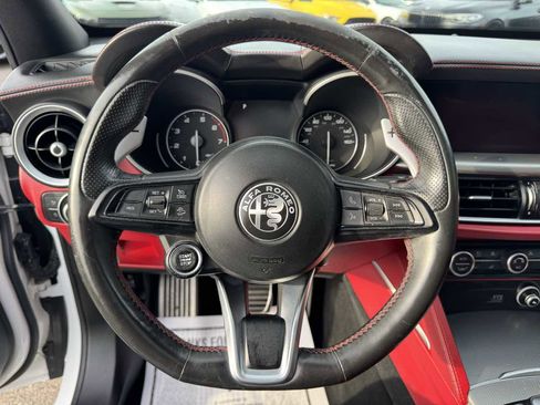 Used 2020 Alfa Romeo Stelvio Ti Sport w/ Quick Order Package 22S Sport AWD/4WD image 11