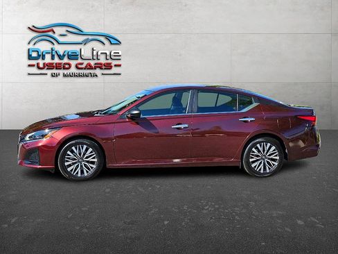 Used 2024 Nissan Altima 2.5 SV image 11