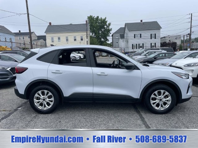 Used 2025 Ford Escape Active AWD/4WD image 3