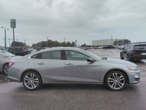 Used 2024 Chevrolet Malibu LT FWD image 3