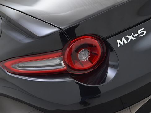 Certified 2025 MAZDA MX-5 Miata Grand Touring RWD image 39