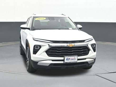 Used 2025 Chevrolet TrailBlazer LT AWD/4WD image 24