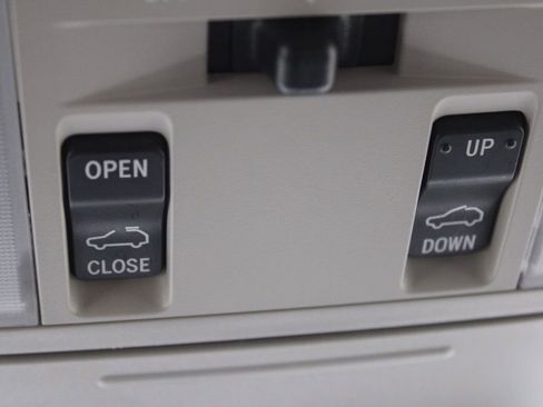 Used 2016 Toyota RAV4 XLE image 30