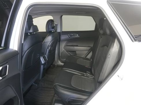 Used 2025 Kia Sportage SX AWD/4WD image 26