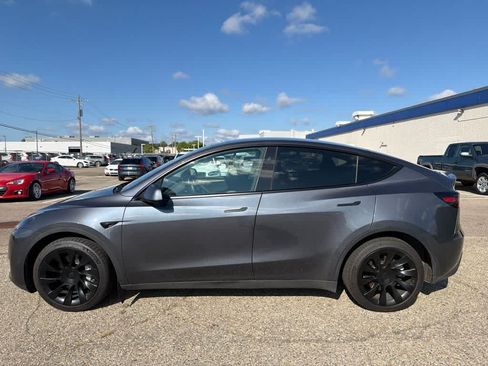 Used 2023 Tesla Model Y Long Range AWD/4WD image 8
