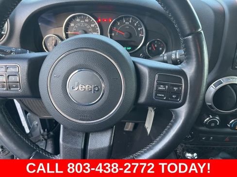 Used 2016 Jeep Wrangler Unlimited Rubicon w/ Connectivity Group AWD/4WD image 19