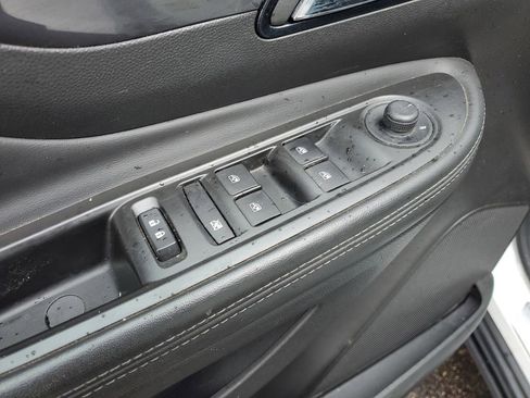 Used 2022 Buick Encore Preferred w/ Safety Package image 22