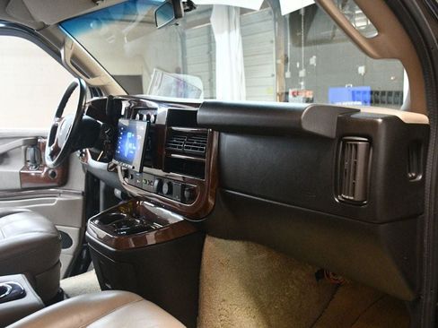 Used 2018 GMC Savana 2500 Extended w/ Enhanced Convenience Package RWD image 33