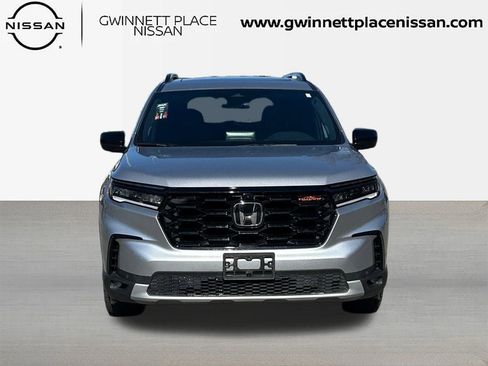 Used 2025 Honda Pilot TrailSport image 2