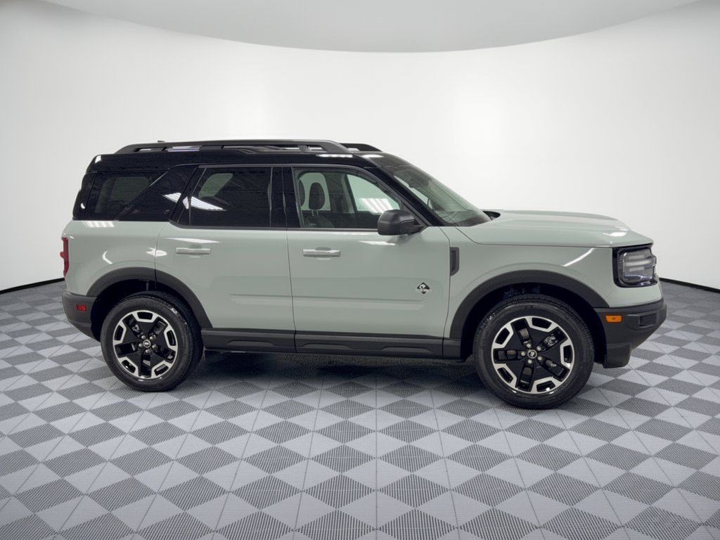 Used 2024 Ford Bronco Sport Outer Banks AWD/4WD image 8
