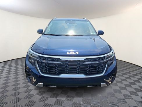 Used 2024 Kia Seltos EX AWD/4WD image 2