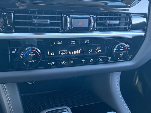 New 2025 Nissan Pathfinder SV image 29