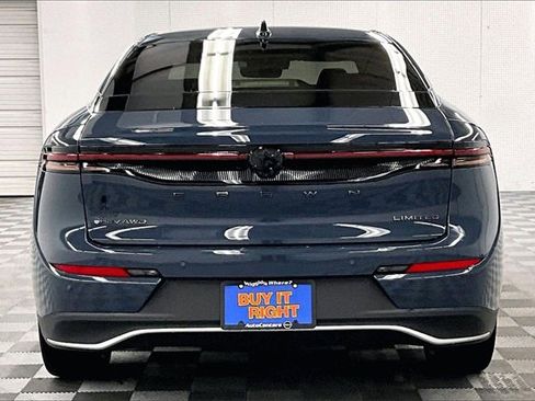 Used 2025 Toyota Crown Nightshade image 3