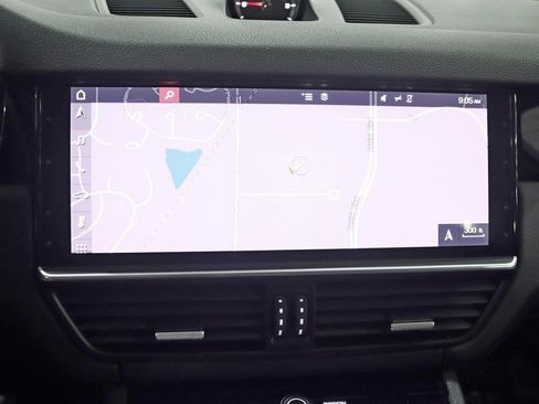 Used 2019 Porsche Cayenne AWD/4WD image 17