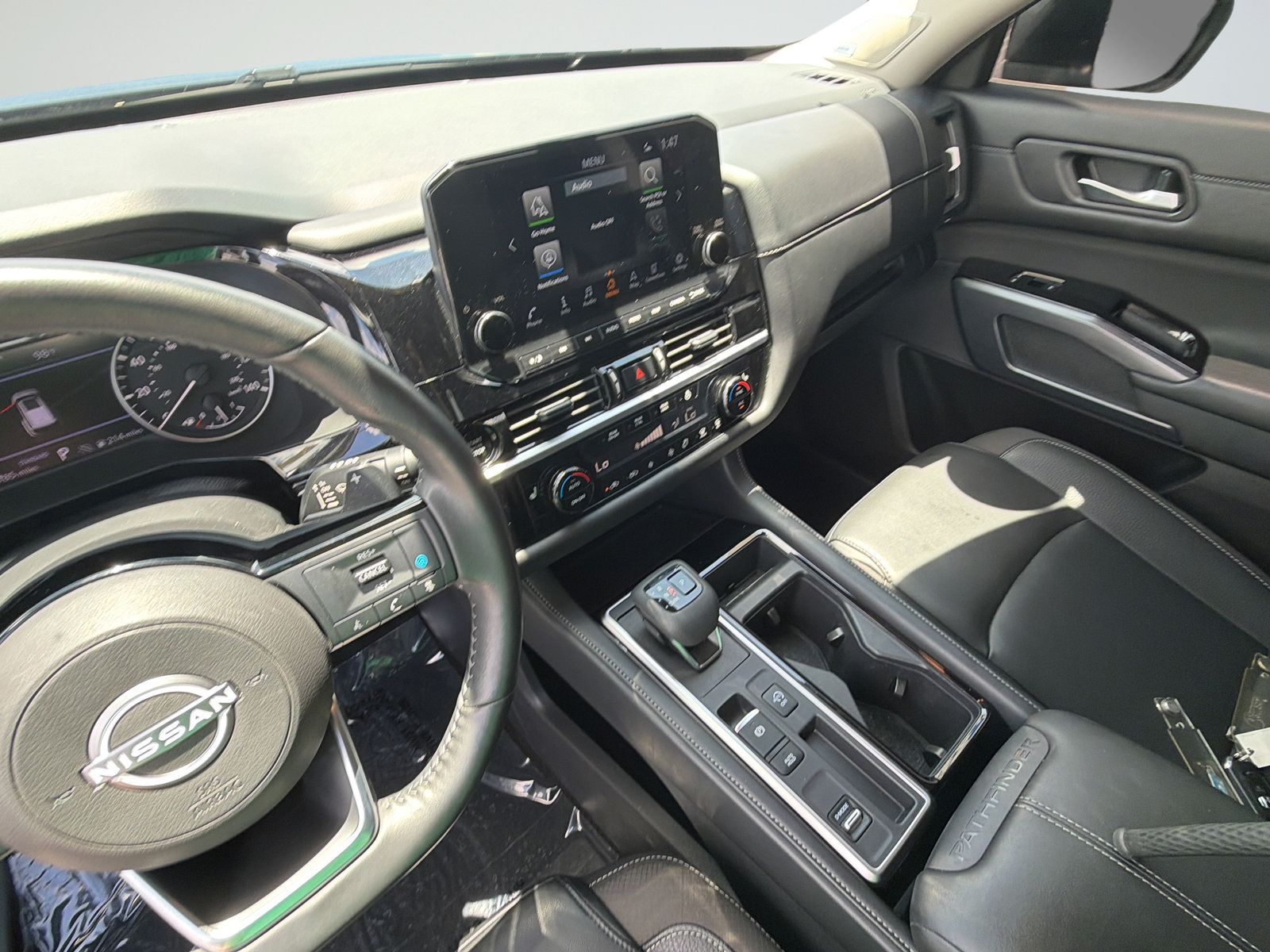 Certified 2025 Nissan Pathfinder SL w/ SL Premium Package FWD image 21