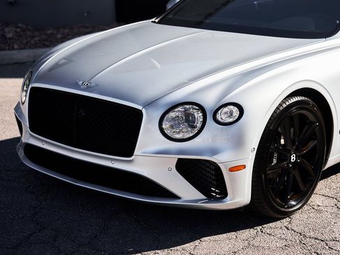 Used 2024 Bentley Continental GT image 7