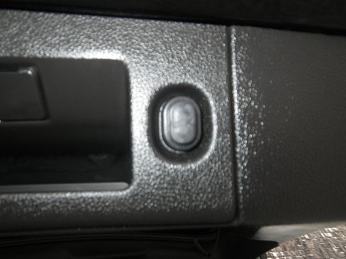 Used 2018 Chevrolet Tahoe Premier image 33